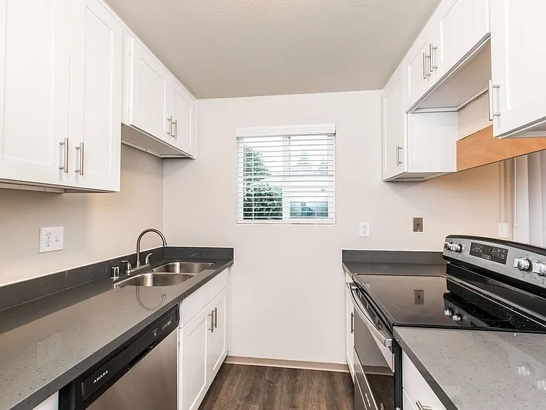 2707 Mountain View Ave W #2 — Photo 3