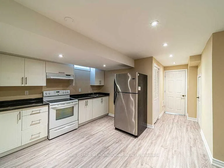 1036 Yates Dr — Photo 17