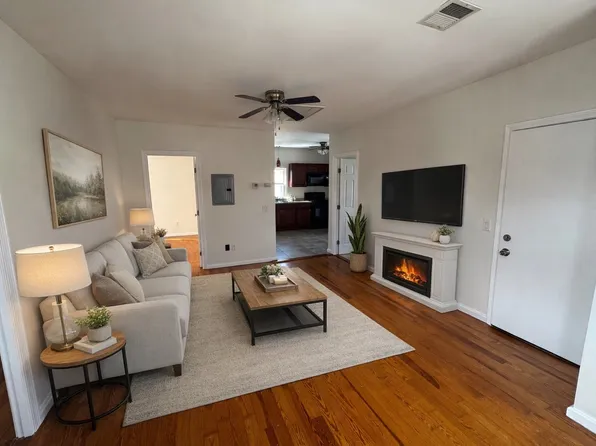 179 Raymond St #3, Fall River, MA 02723
