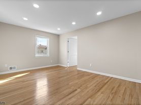 2 Andrew Ct, Bloomfield, NJ