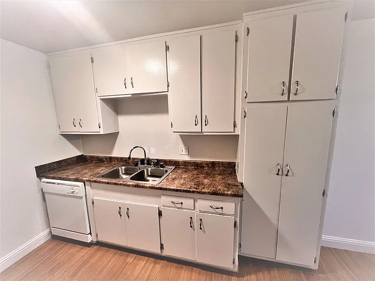 Gold Crossing Apartments — Photo 7
