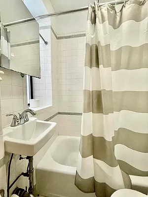 Rented by Bohemia Realty Group | media 7