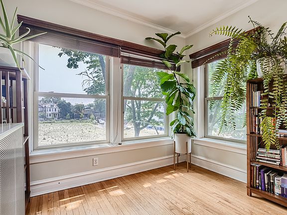 4th image of 1620 W Edgewater Ave #2W