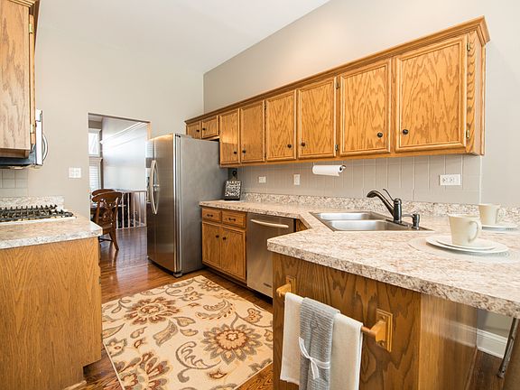 5th image of 10504 Brookridge Ct