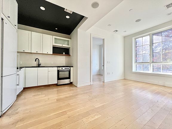 2nd image of 994 Bushwick Ave #3A