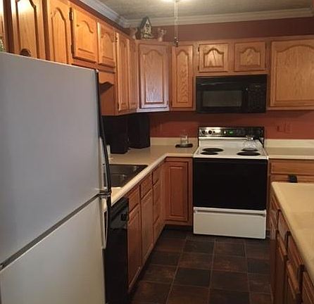 3rd image of 310 Sims St #B4