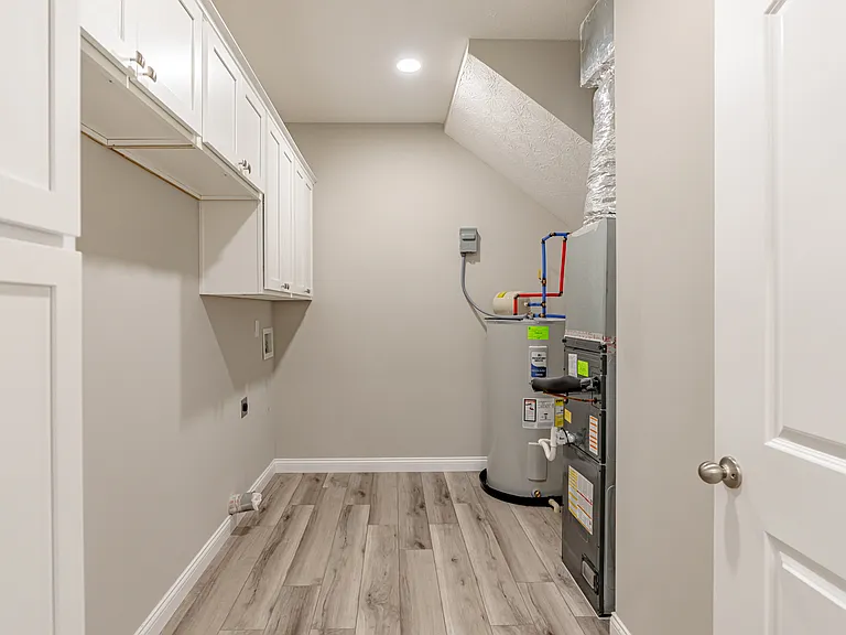 225 Southern Lake Dr — Photo 11