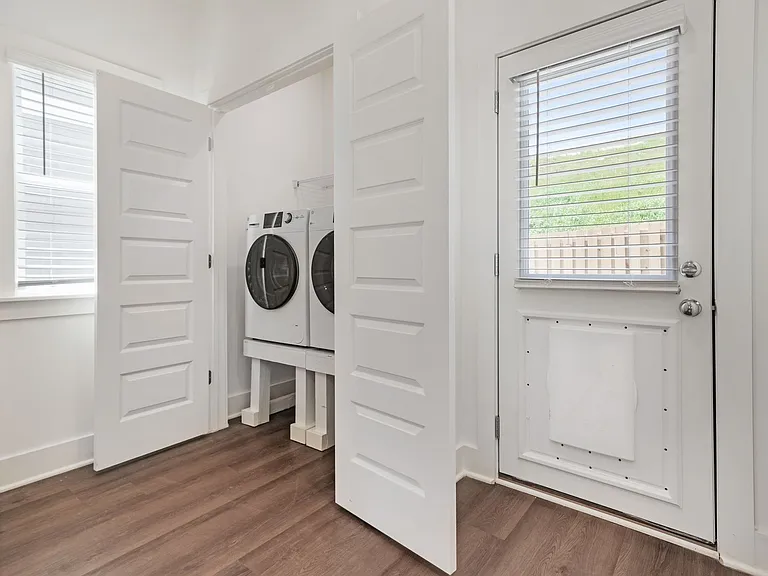 148 Huntley Dr — Photo 22