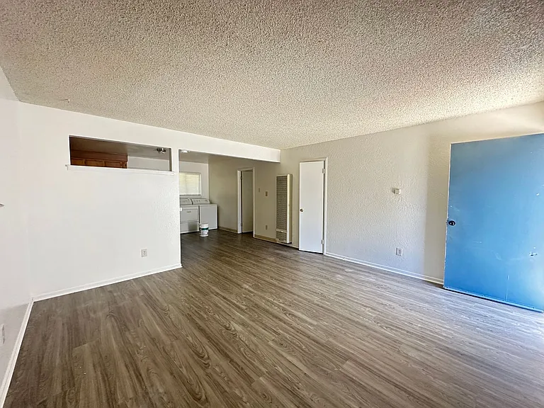 852 Orange St — Photo 4