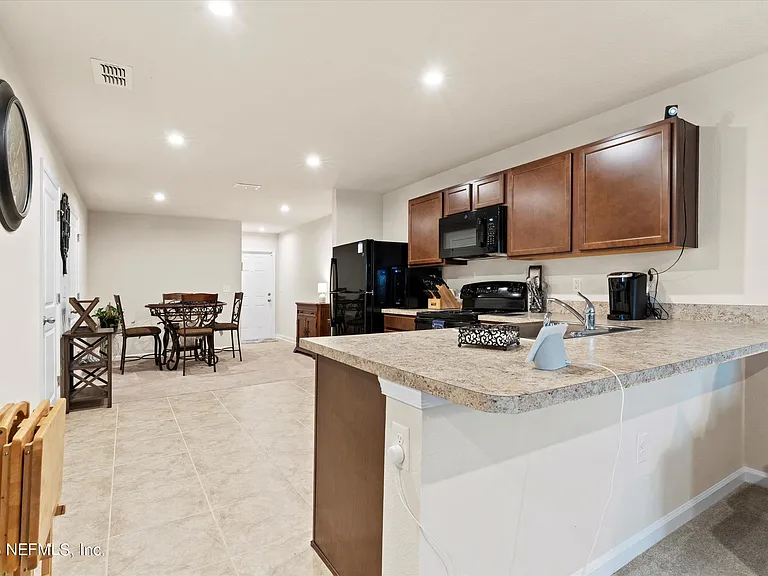 5893 Creekside Crossing Dr #A — Photo 6