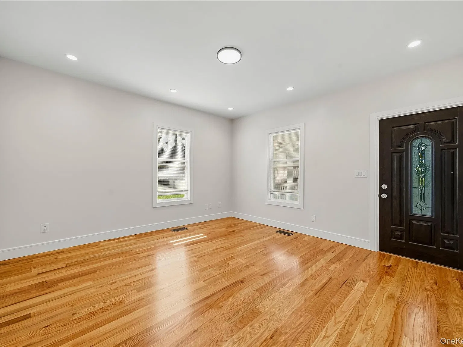 2 bed, 1.5 bath, 1100 sqft, $3,250 — Photo 3