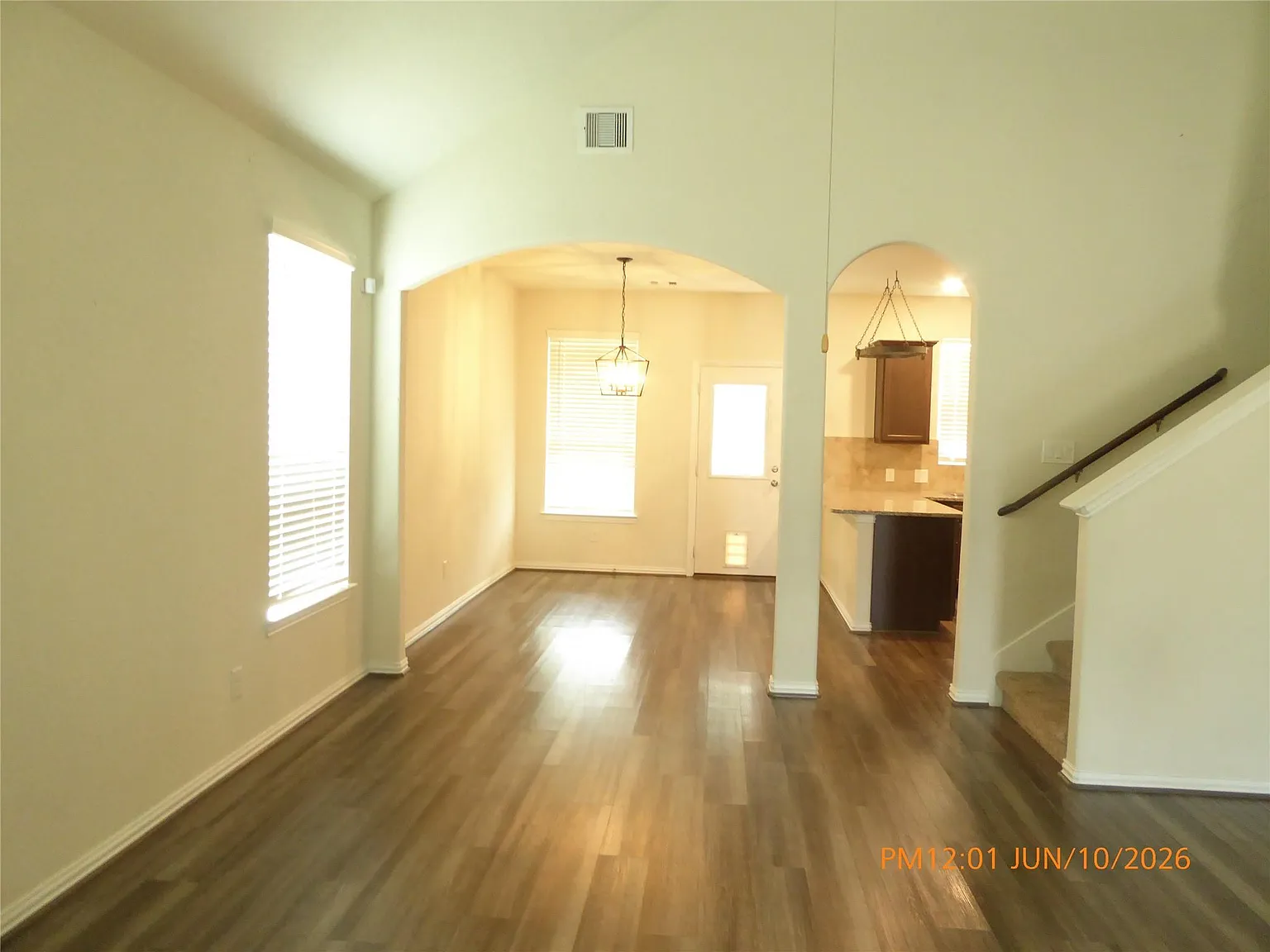 4 bed, 2.5 bath, 2147 sqft, $2,300 — Photo 4