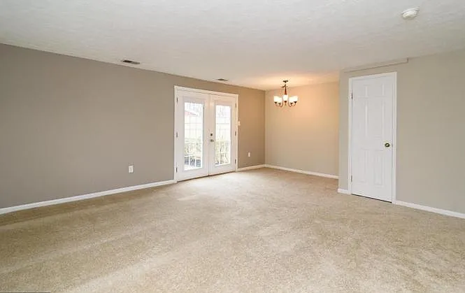 2 bed, 1.5 bath, 1160 sqft, $2,295 — Photo 3