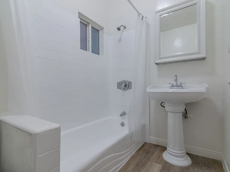 130 N Westmoreland Ave #208 — Photo 9