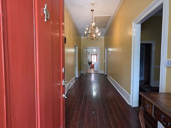 4th image of 992 Spring St