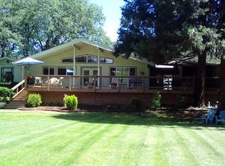 130 Penny Ln, Shady Cove, OR