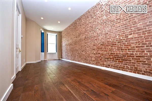 Rented by Citi Habitats | media 21