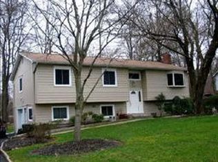 6 Alicia Ct, West Nyack, NY 10994