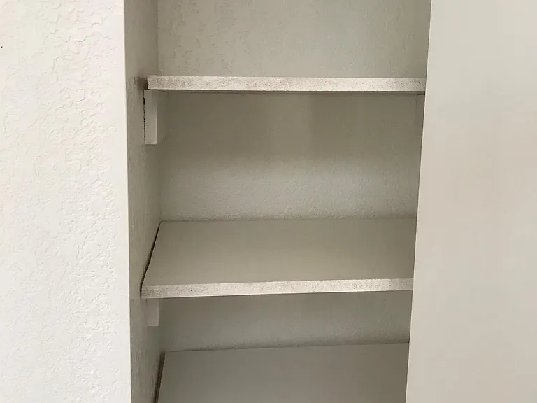 1084 E Navajo St — Photo 19