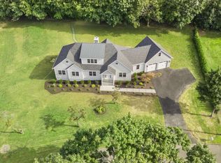 4 Dogwood Dr, Danbury, CT 06811