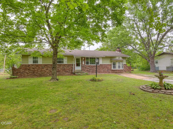 138 Red Oak Dr, Carl Junction, MO 64834