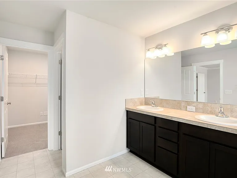 2730 Saga Ct NE — Photo 17