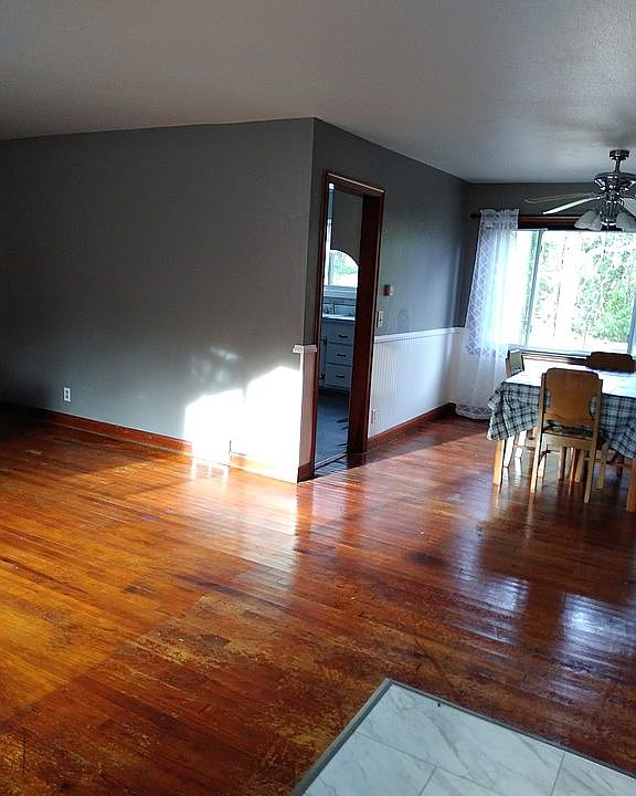 Living room/ dining room 