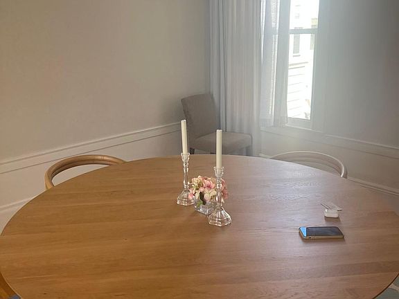 4th image of 3018 Steiner St