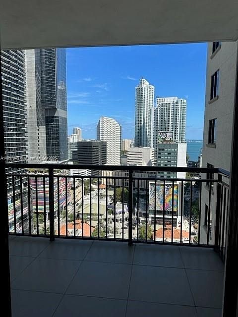 1st image of 999 SW 1st Ave APT 2307