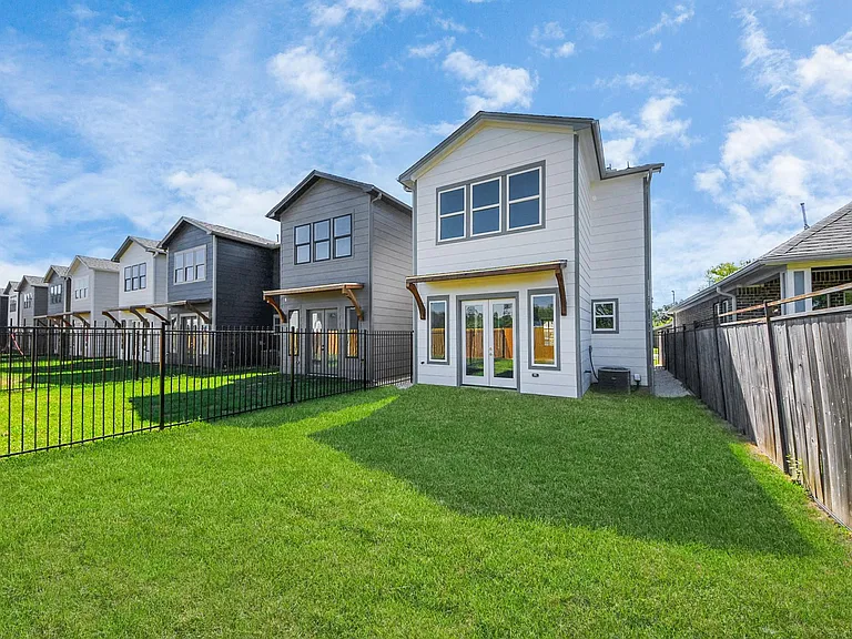 6322 Milwee St #B — Photo 33