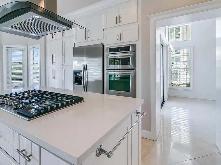 24241 Rue De Cezanne — Photo 19