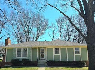 8525 Willow Ln, De Soto, KS 66018