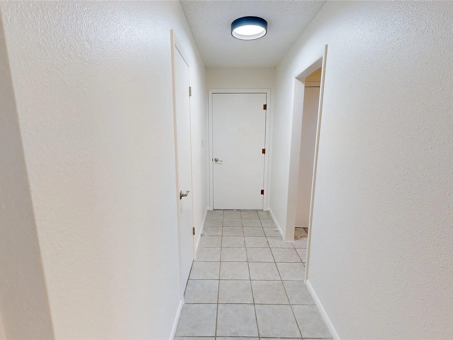 4 bed, 1.5 bath, 1528 sqft, $1,800 — Photo 2