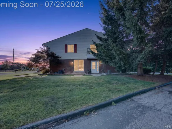 51116 S Foster Rd, Chesterfield, MI 48047