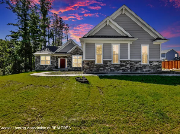 16905 Pine Hollow Dr, East Lansing, MI 48823