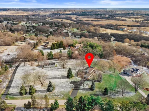 W300S3280 Snowdon DRIVE, Waukesha, WI 53189