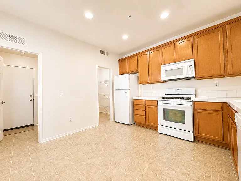 15325 Oak Tree Dr #104 — Photo 5