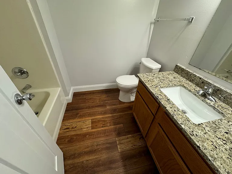 621 Gateway Ct — Photo 3