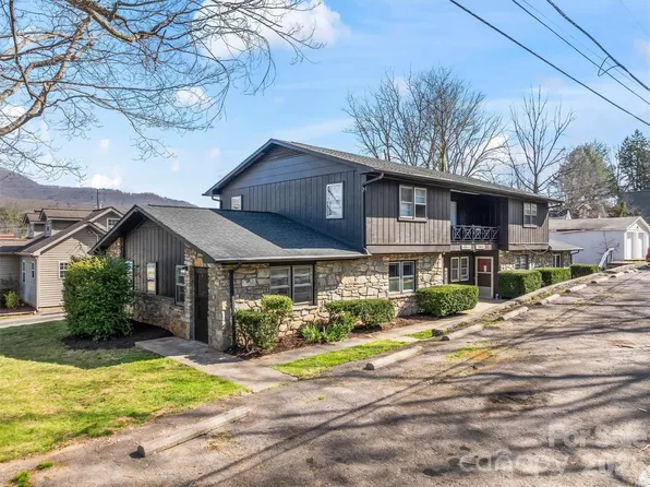 71 Maple St, Clyde, NC 28721