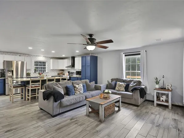 19800 Woodridge Dr, Newalla, OK 74857