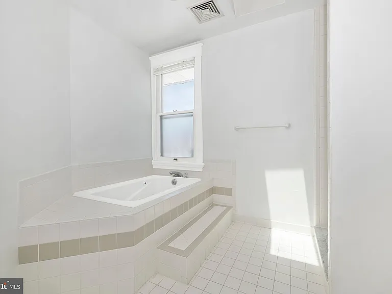 231 N Market St #3 — Photo 30