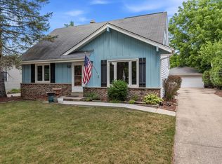 10404 W Darnel STREET, Milwaukee, WI 53224