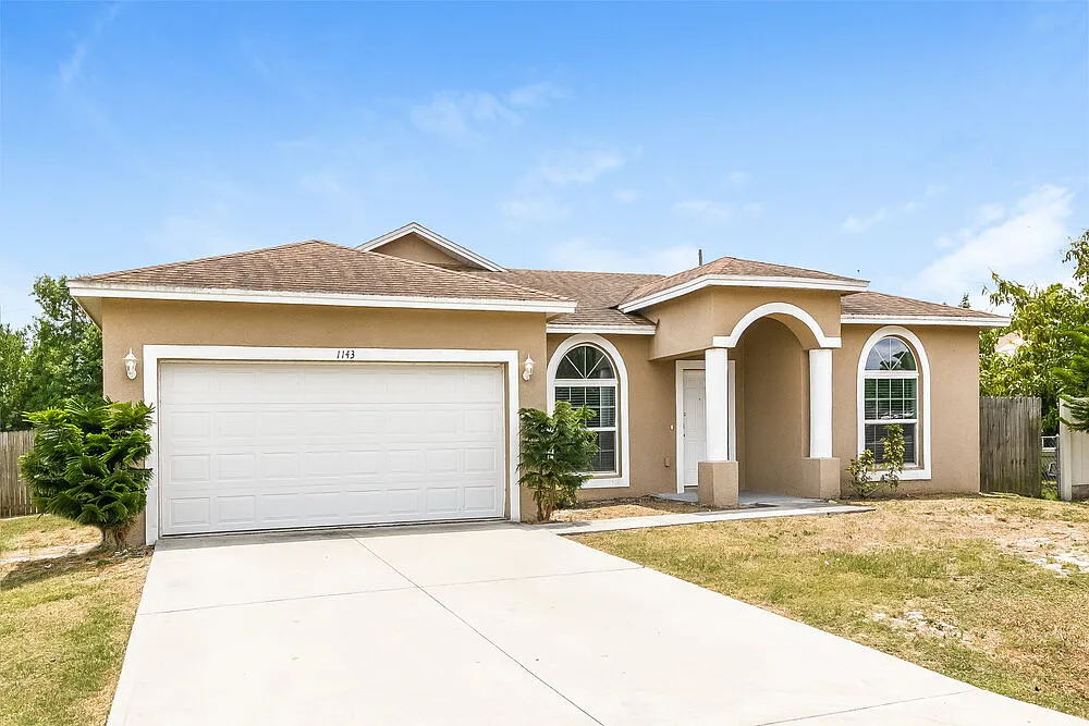 4 bed, 2.0 bath, 1748 sqft, $1,970 — Photo 3