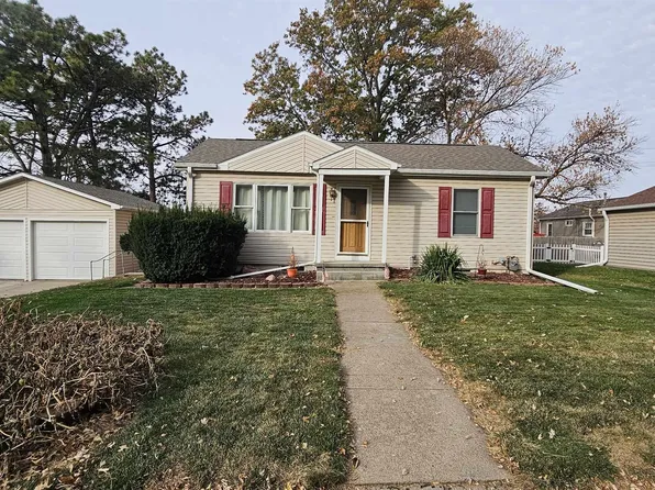 777 W Park Cir, Wahoo, NE 68066