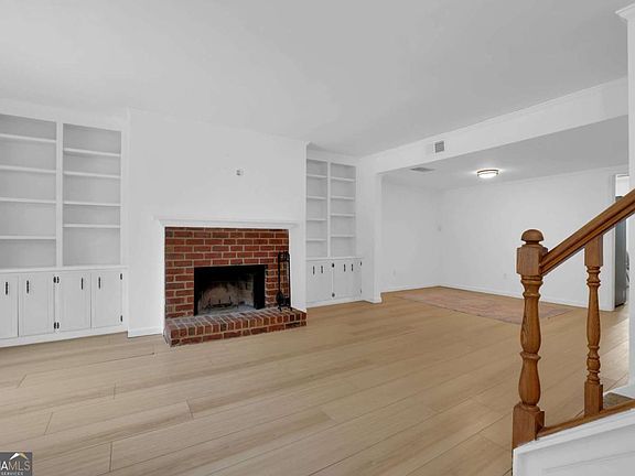 4th image of 3166 Corner Oak Dr