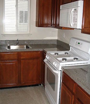 4th image of 9503 91st Ave #1