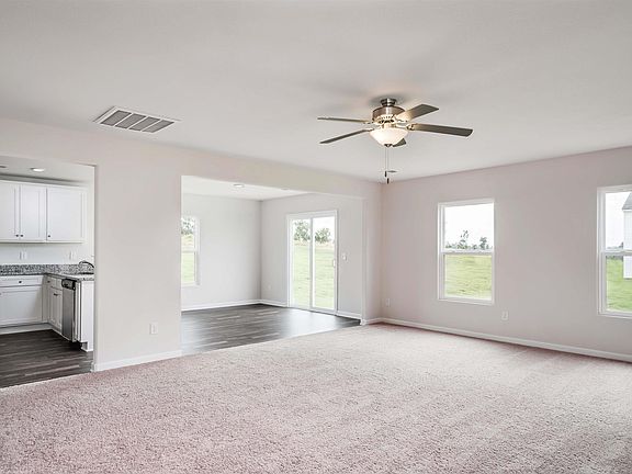 3rd image of 111 Sundew Rd