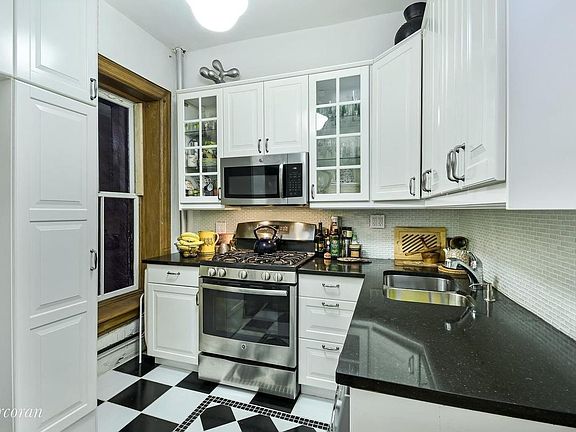 4th image of 3 W 122nd St APT A1
