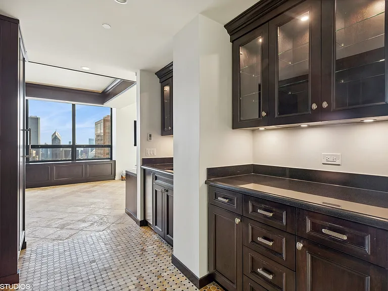 180 E Pearson St #5906 — Photo 9