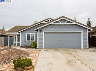965 Orchard Dr, Dixon, CA 95620